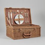 492191 Picnic hamper